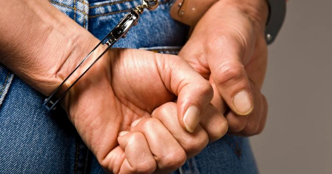 Suspectul riscă ani buni de pușcărie pentru crimă dublă