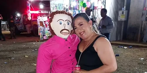 Meirivone Rocha Moraes casatorita cu o papusa FOTO X @keira con 1 png