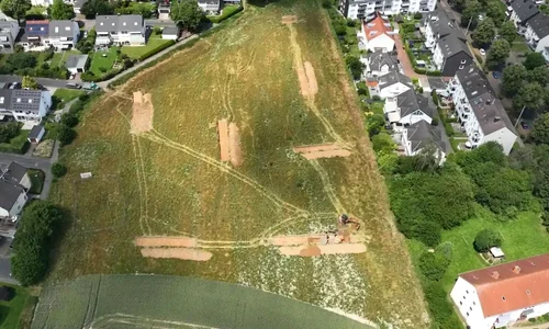 În iunie, Departamentul de Arheologie LWL pentru Westfalia  a efectuat mai multe săpături de testare pentru a investiga situl din Bochum-Linden(© LWL-AfW / Daniel Riemenschneider)