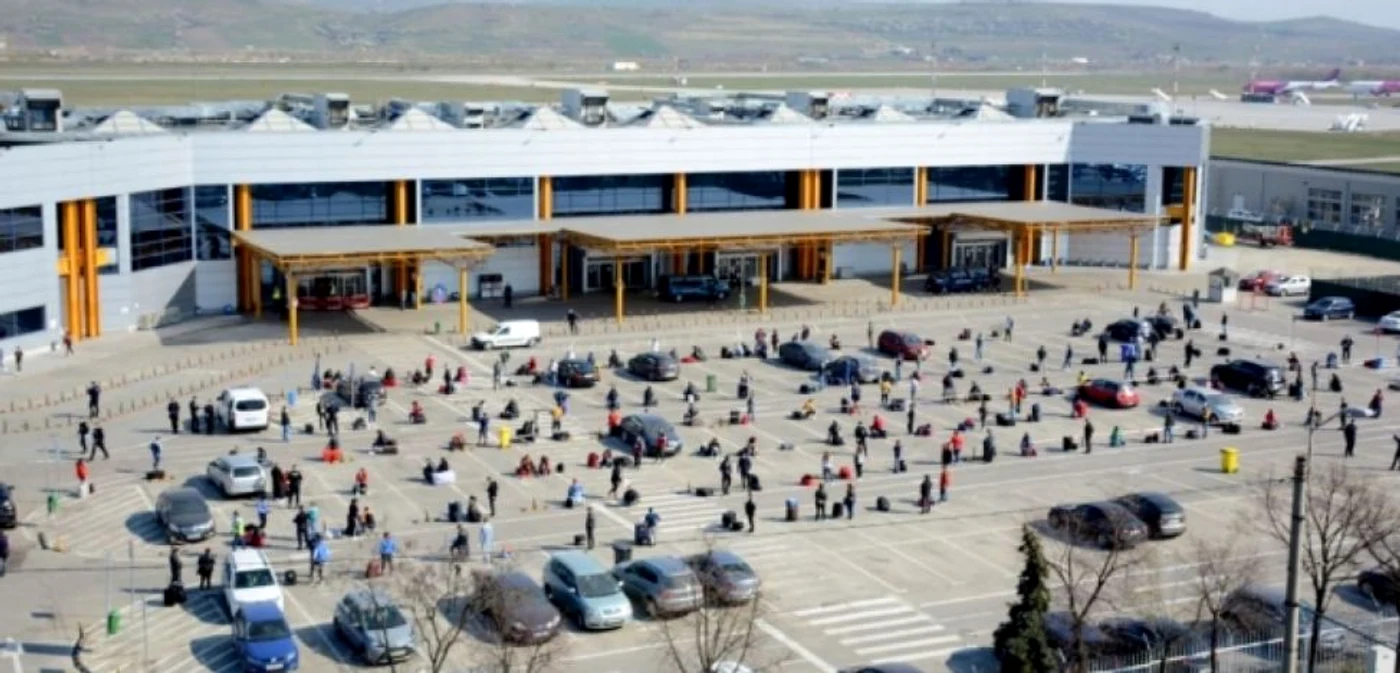 Imagine din parcarea Aeroportului Cluj FOTO: monitorulcluj.ro