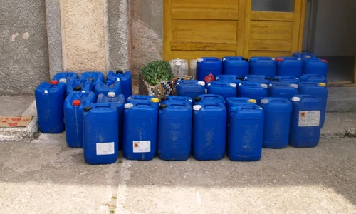 Alcoolul a fost confiscat de poliţişti/Foto: IJPF jpeg