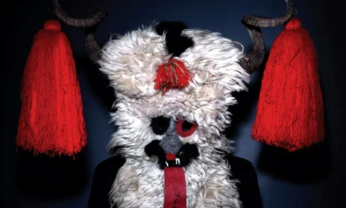 Expoziție de măști populare românești, la Castelul Vsetin din Cehia