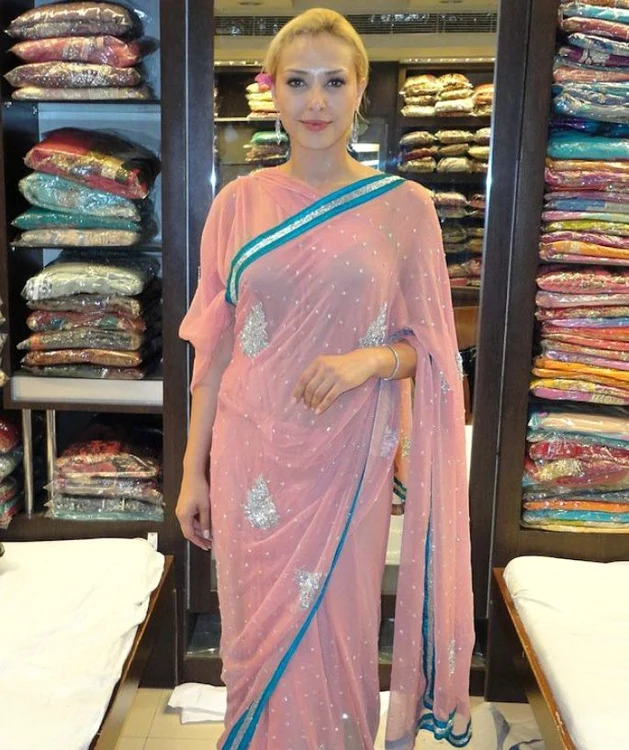 Iulia Vântur a îmbrăcat portul tradițional indian