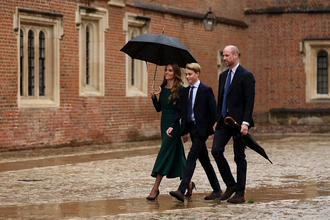 Prințesa Kate și Prințul William l au condus pe Prințul George la Colegiul Eton.