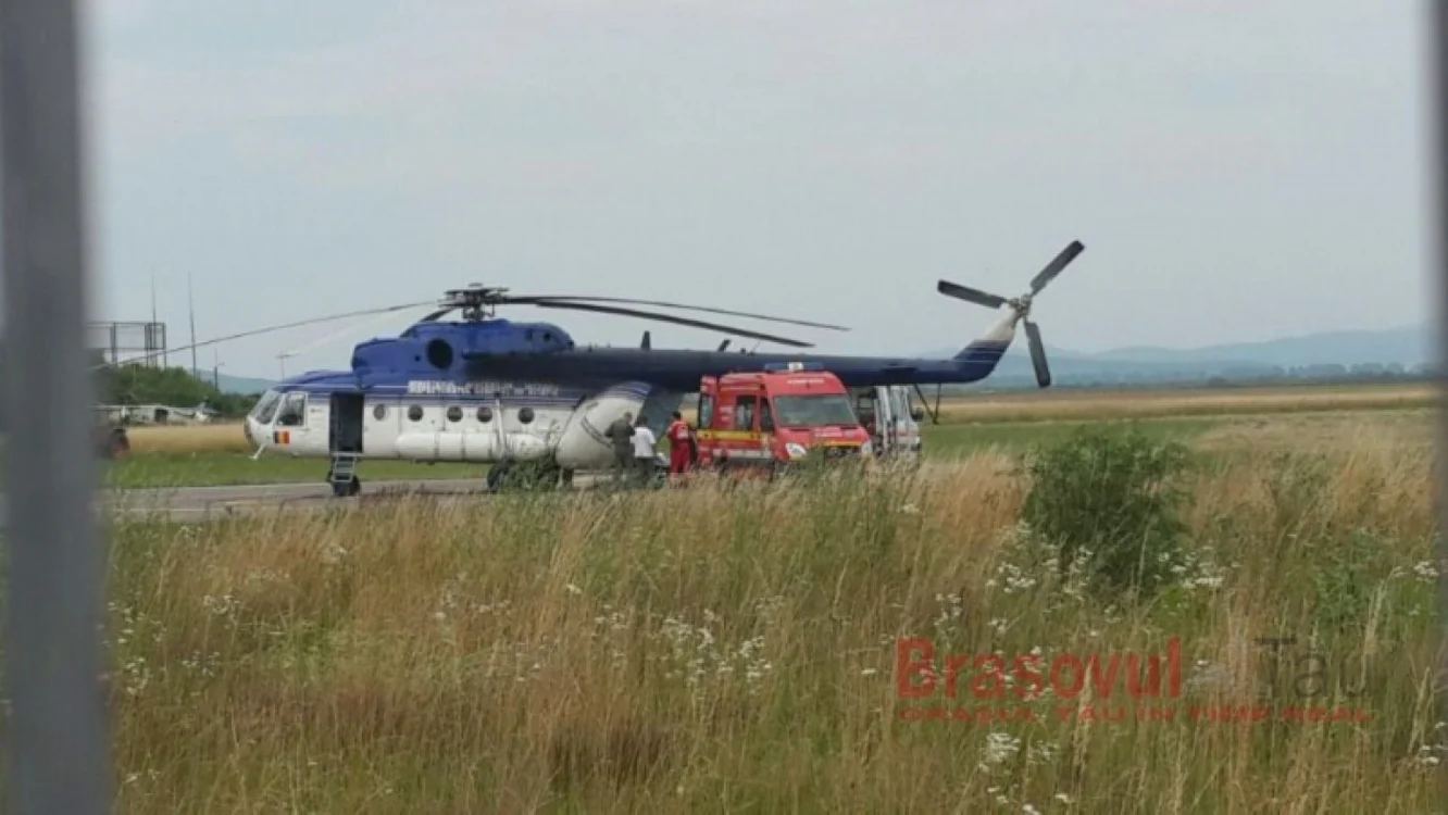 Victimele au fost transportate cu elicopterul la spital. FOTObrasovultau.ro
