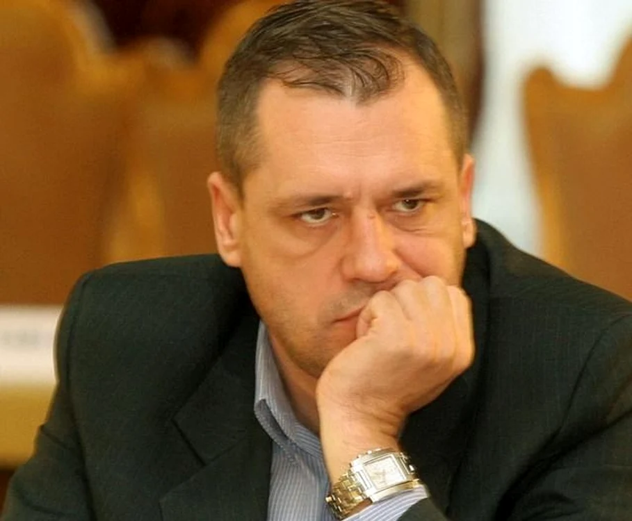
    Mugur Ciuvică a reuşit să o enerveze pe deputata Cosette ChichirăuFoto: expressmagazin.ro  
