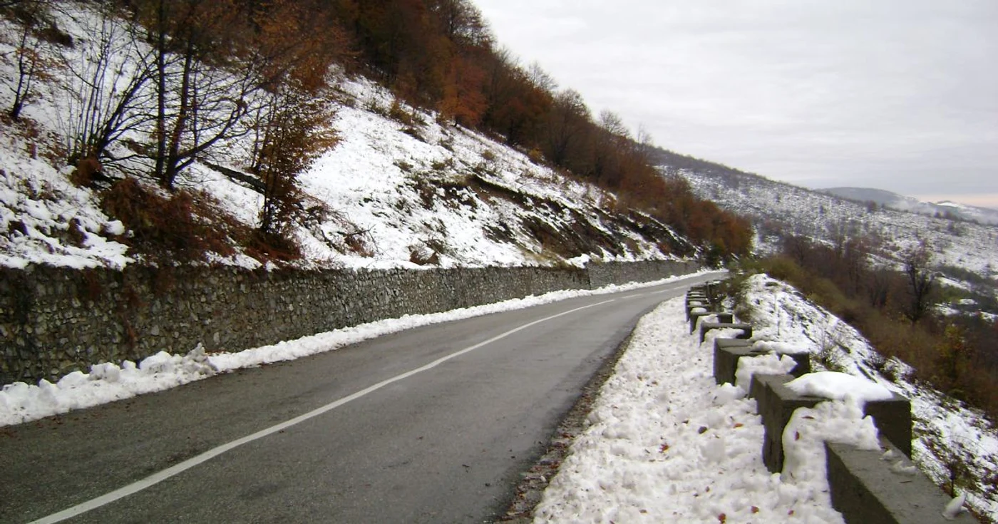 Poliţiştii monitorizează toate drumurile naţionale şi judeţene din Mehedinţi