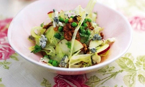 Salata de vara cu fenicul, nuci si branza jpeg