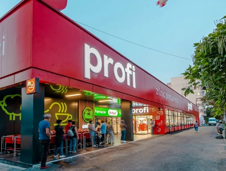 Magazin Profi, amendat pentru că un salam avea alt preț la raft decât la casă.