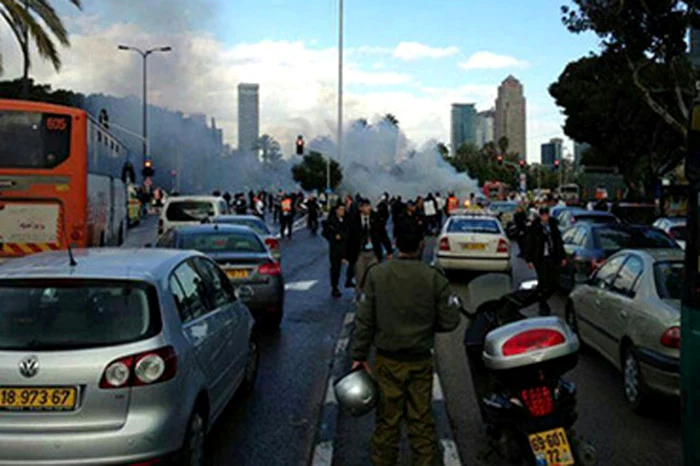 Scene de panică după explozia unei maşini într-o reglare de conturi la Tel-Aviv