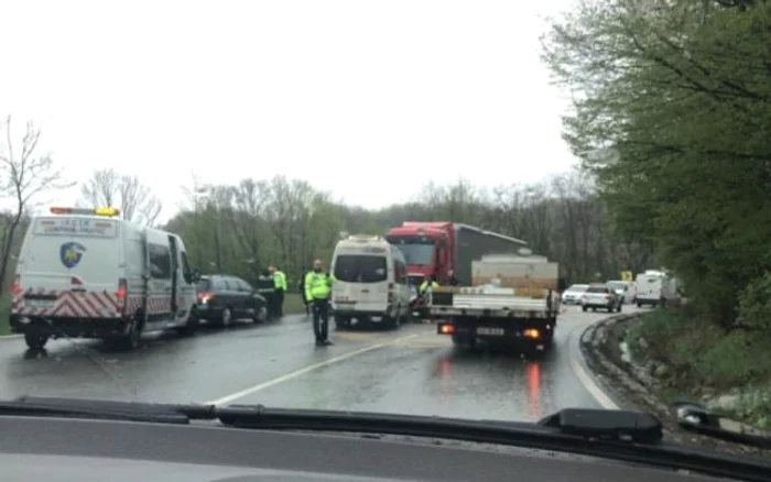 Patru elevi au fost răniţi FOTO: Info Trafic Piteşti