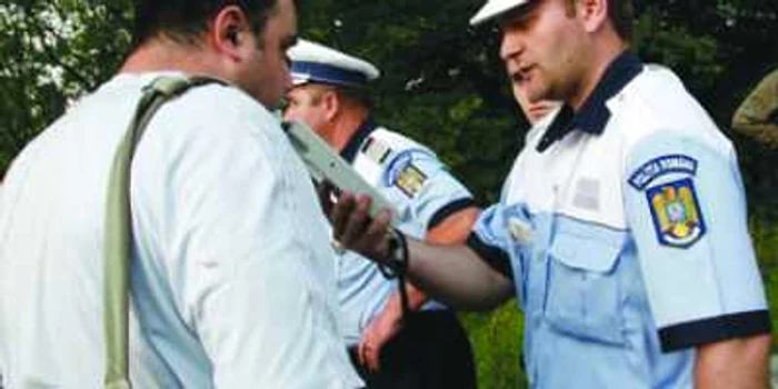 Suceava: Şoferii băuţi îşi fac de cap pe şosele