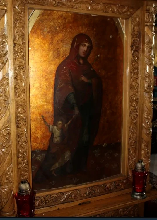 Icoana Fecioarei Maria de la Sihăstria Voronei FOTO botosaninews.ro