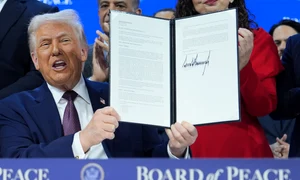 Trump a semnat Carta inaugurală pentru Consiliul Păcii FOTO Profimedia