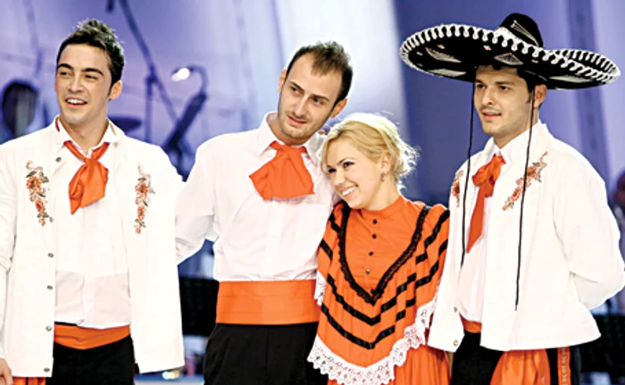 Ilaria şi Petrişor continuă să danseze