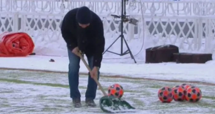 Mircea Lucescu, la munca de jos   FOTO Captură video