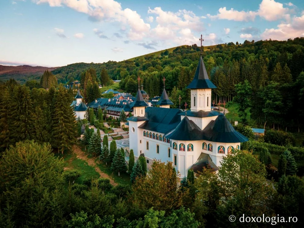 Mănăstirea Sihăstria, unul dintre obiectivele cuprinse în circuit FOTO Doxologia.ro