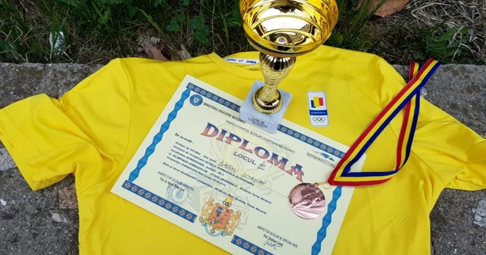 echipa de fotbal fete scărişoara-olt - foto arhiva Octavian Diaconu