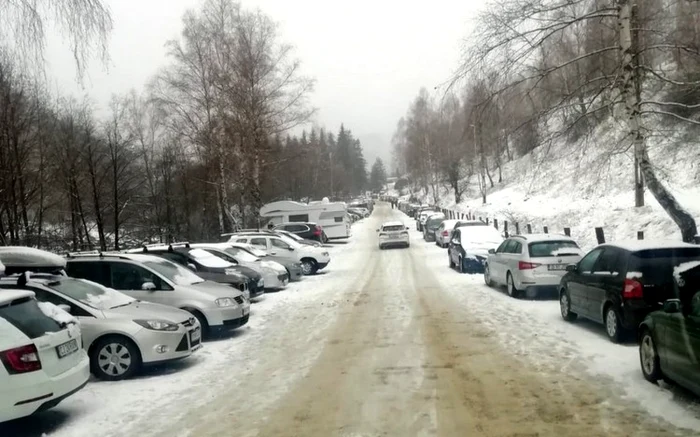 parcarea straja foto primaria lupeni