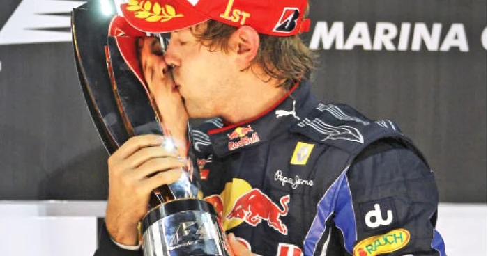 Aflat pe 3 înaintea ultimei curse  din 2010, Vettel  i-a depăşit  magistral pe Alonso şi Webber 