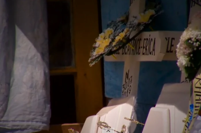 Micuții au fost înmormântați în sicrie albefoto: Antena 3.ro