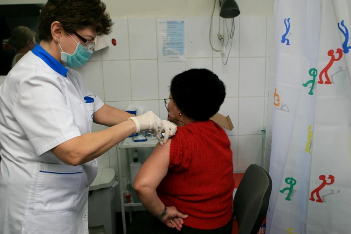 Mulți români s-au vaccinat împotriva virului gripei porcine
