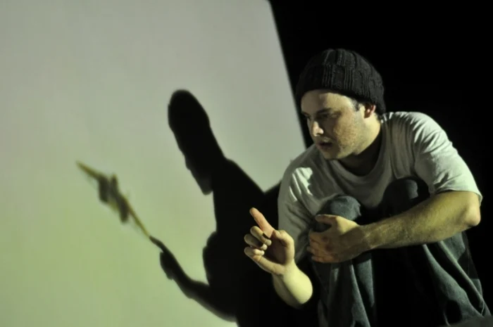 Imagine din spectacolul „Amărăştenii“. FOTO: teatruploiesti.ro