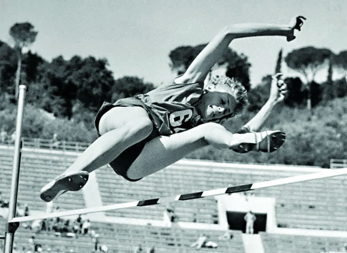 Iolanda Balaş Sötér a fost nevoită să renunţe la atletism din cauza unei accidentări la piciorul "de bătaie" FOTO Corbis