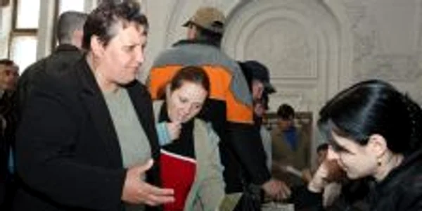 Pentru acelaşi job, femeile din România sunt plătite mai puţin decât bărbaţii
