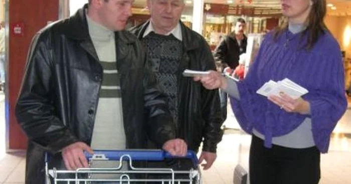 Hunedorenii au primit Ghidul Cumpărătorului.