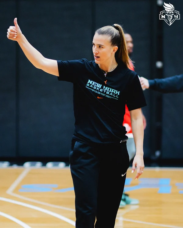 Sabrina Ionescu face carieră în baschetul american FOTO New York Liberty