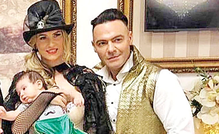 
    Silviu și Roxana au dansat și  s-au distrat  toată noaptea  