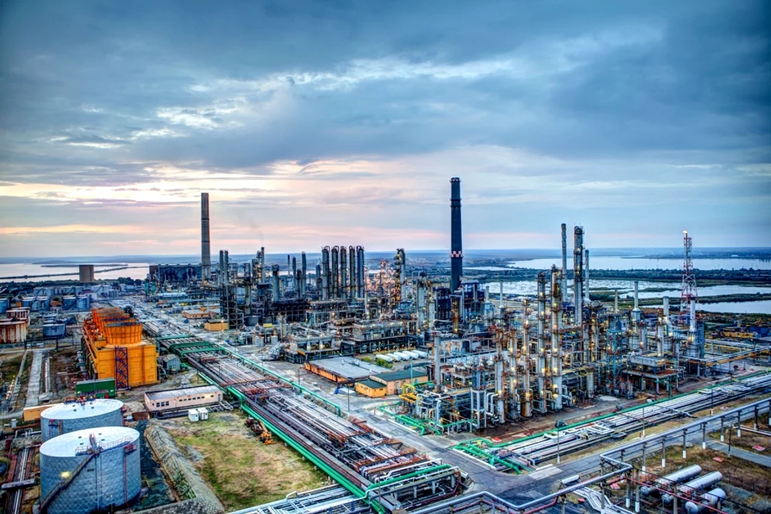 
    Rafinăria Petromidia a fost cumpărată de o companie chineză  