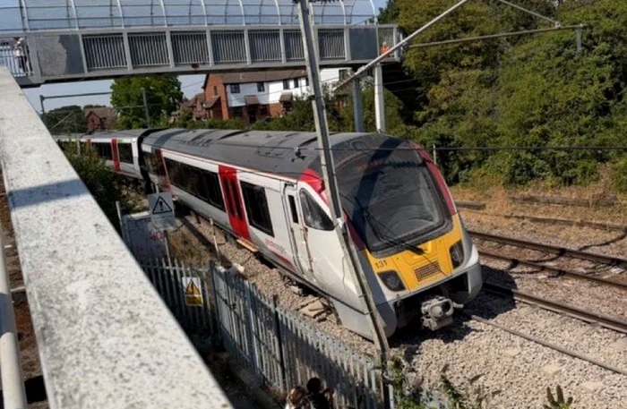 Tren deraiat în Marea Britanie 