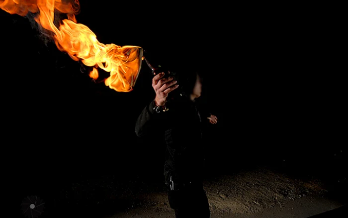 Atacul cu sticla incendiară. FOTO: ARHIVĂ.