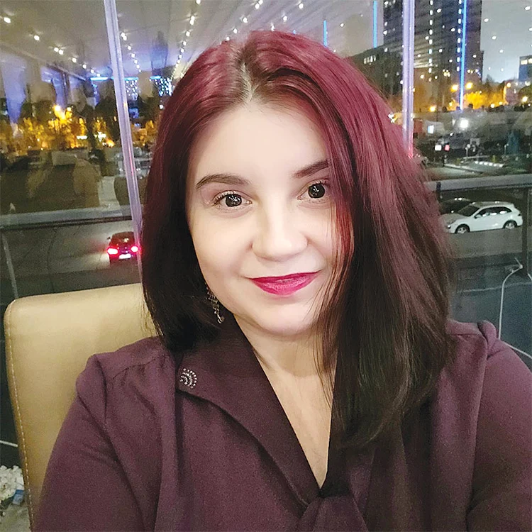 Simona Soare,  trainer şi speaker  în dezvoltare  personală şi  profesională