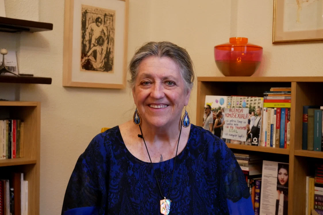 Rev. Diane Fisher, la Muzeul Queer din București. FOTO: Adevărul / Norbert Nemeș.