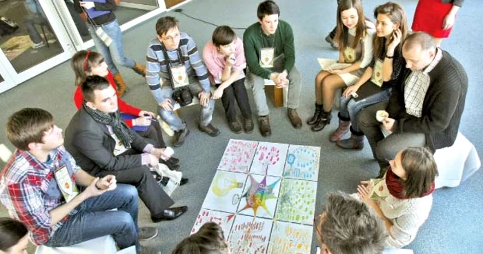 Participanţii la „Imaginarium“ desluşesc harta oportunităţilor în educaţie