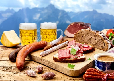 Alcool si mezeluri, carne procesata FOTO Shutterstock