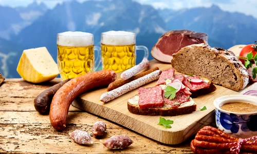 Alcool si mezeluri, carne procesata FOTO Shutterstock