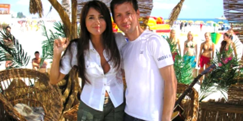 Daniel Gheorghe cu Mădălina Manole la mare Sursa Facebook DG