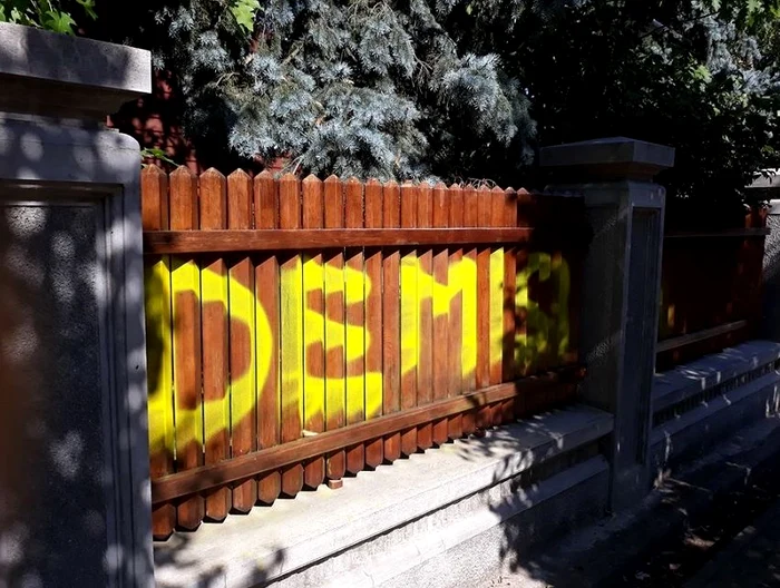 Gardul conacului lui Liviu Dragnea 