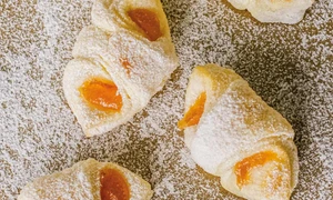 cornulete cu gem de caise jpg