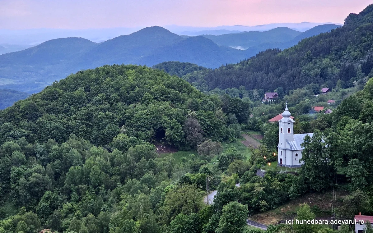 Biserica romano-catolică. Foto: Daniel Guță. ADEVĂRUL