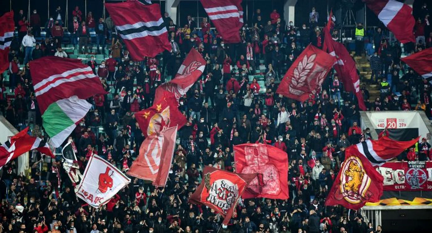 
    Fanii au cântat tot meciulFOTO: EPA  