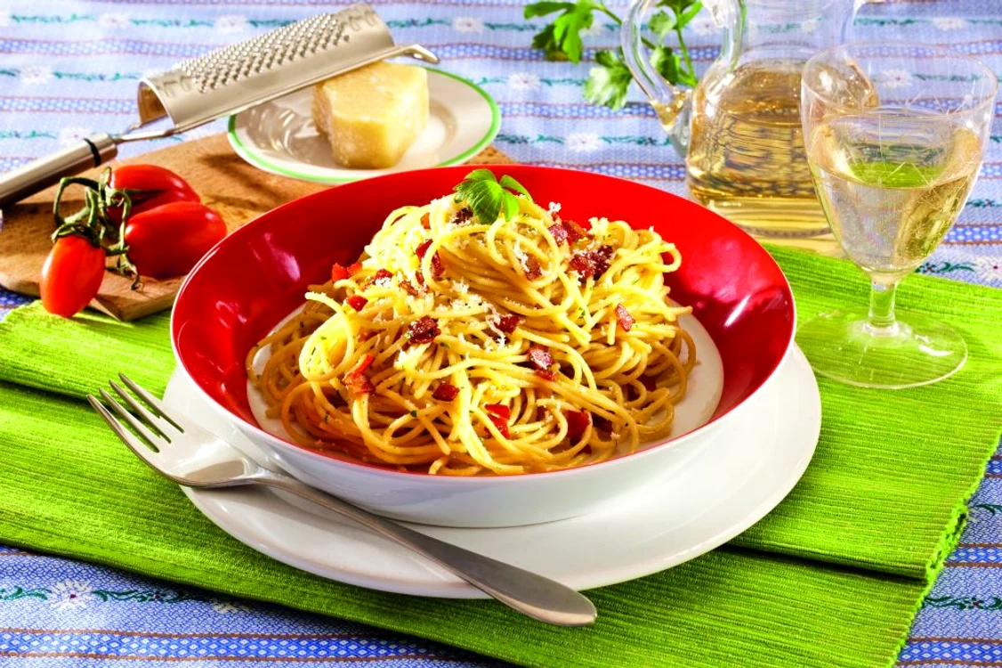 spaghete carbonara reteta clasica jpeg