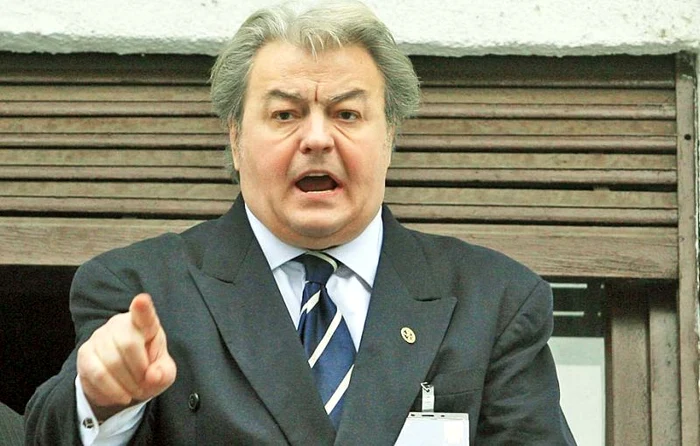 
    Corneliu Vadim Tudor avea probleme serioase cu baniiFoto: Click!  