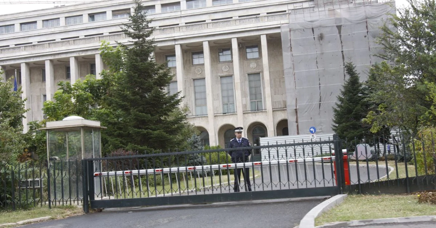 La SGG, angajaţii nu au fişa postului si nici Cod de etică şi integritate