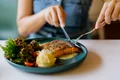 somon peste dieta masa istock jpg