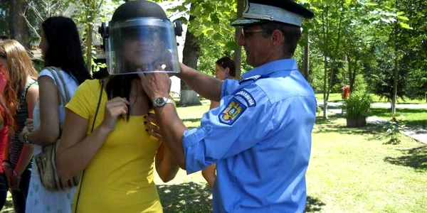 Elevii de la Papiu au cunoscut îndeaproape tainele meseriei de jandarm